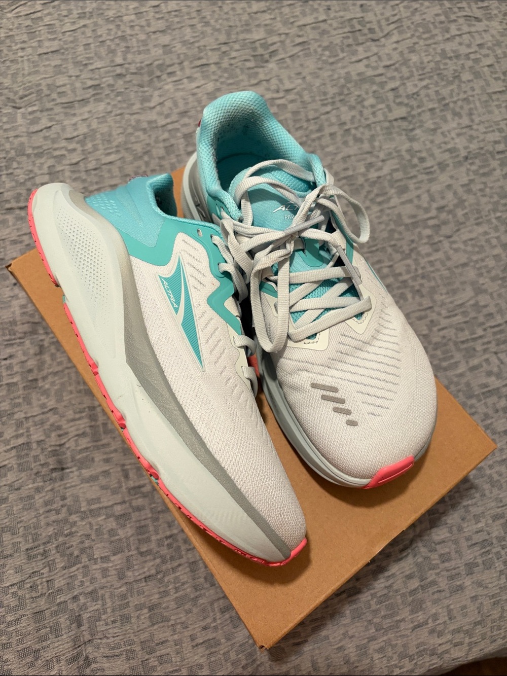 Altra Women's Paradigm 8 Size 6.5